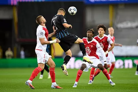 سقوط مدوي لموناكو في بلجيكا.. وليفركوزن يخطف نقطة مثيرة بدوري الأبطال (فيديو)